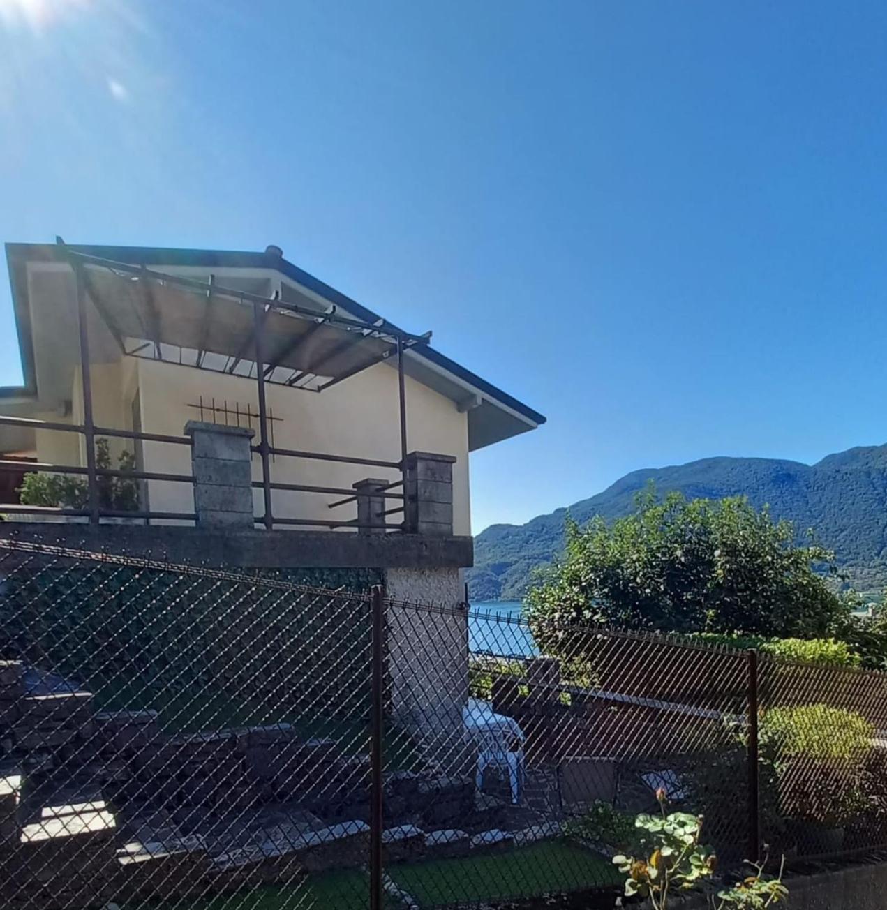 Lake And Guzzi View - Holiday Home Mandello del Lario Luaran gambar