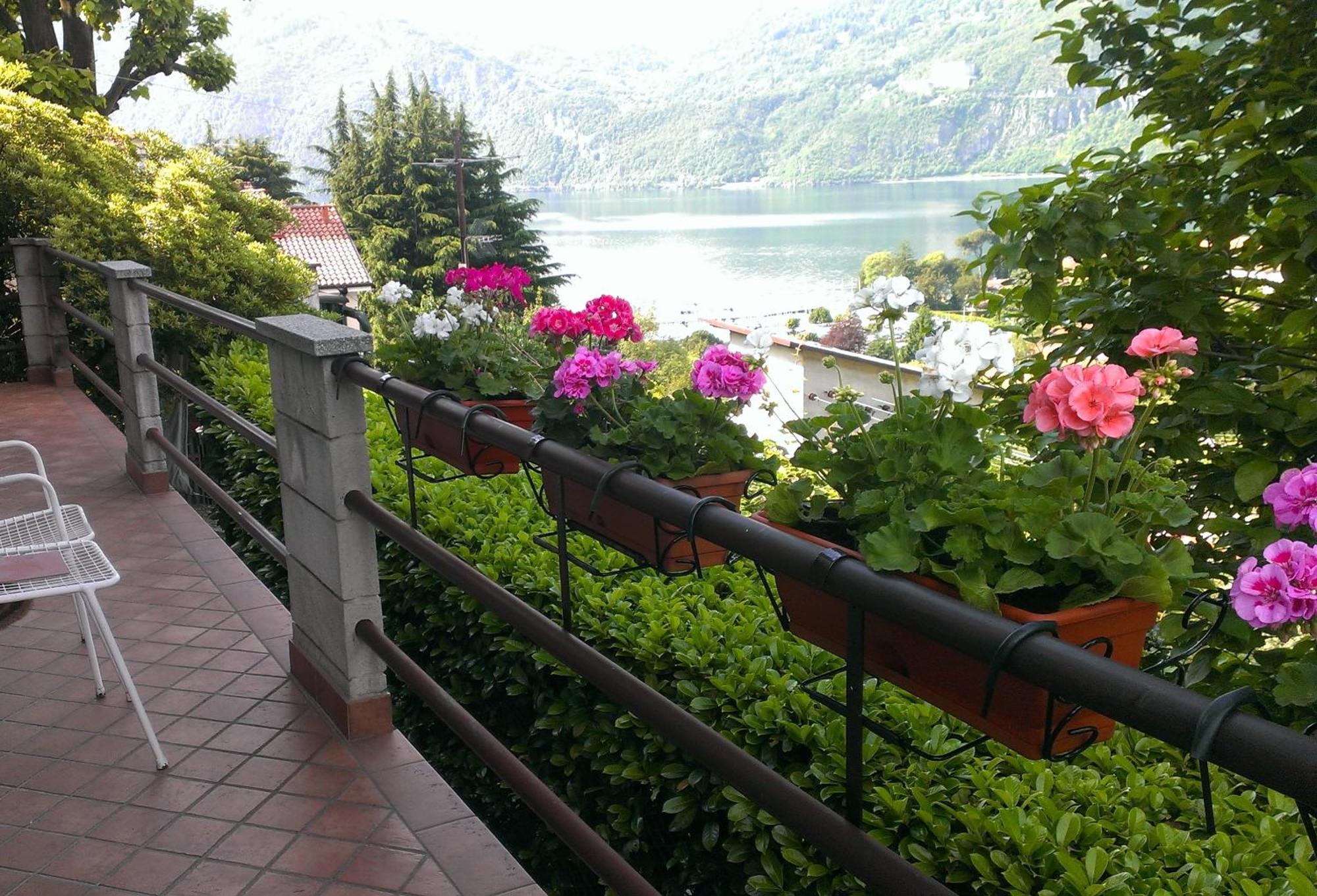 Lake And Guzzi View - Holiday Home Mandello del Lario Luaran gambar